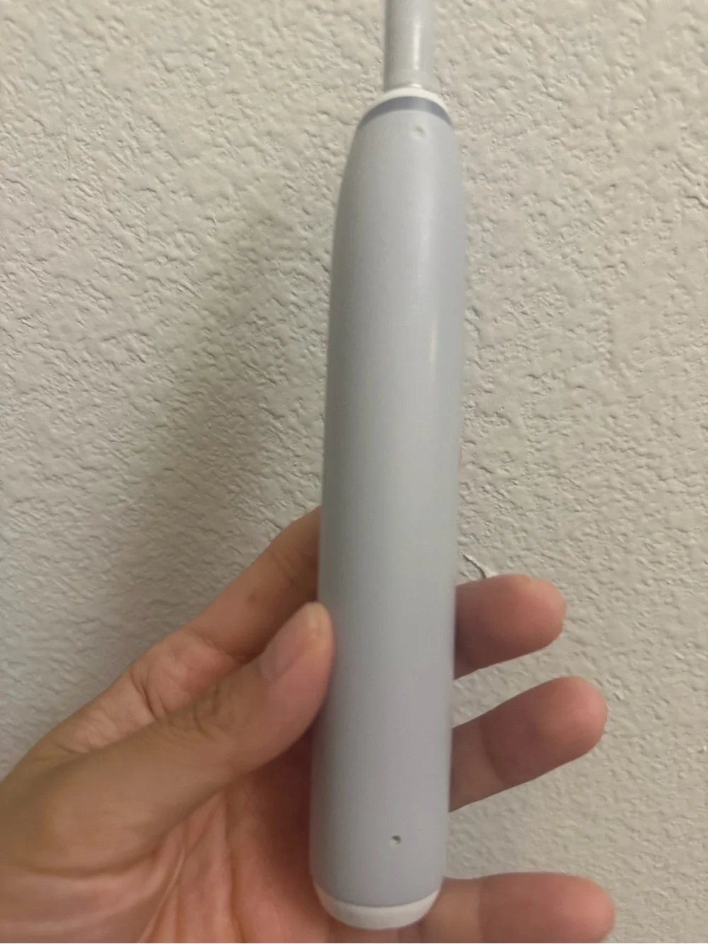 Electric Oral Care Handle in Light Gray iO6